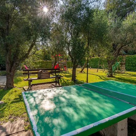 Κατάλυμα σε φάρμα Bio Salos