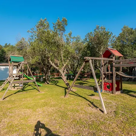 Bio Salos Κατάλυμα σε φάρμα Alimini